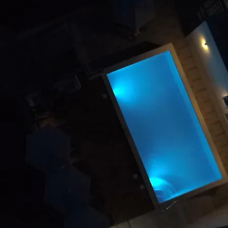 Gazebo Apartment