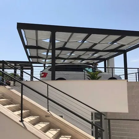 Gazebo * Τρογκίρ